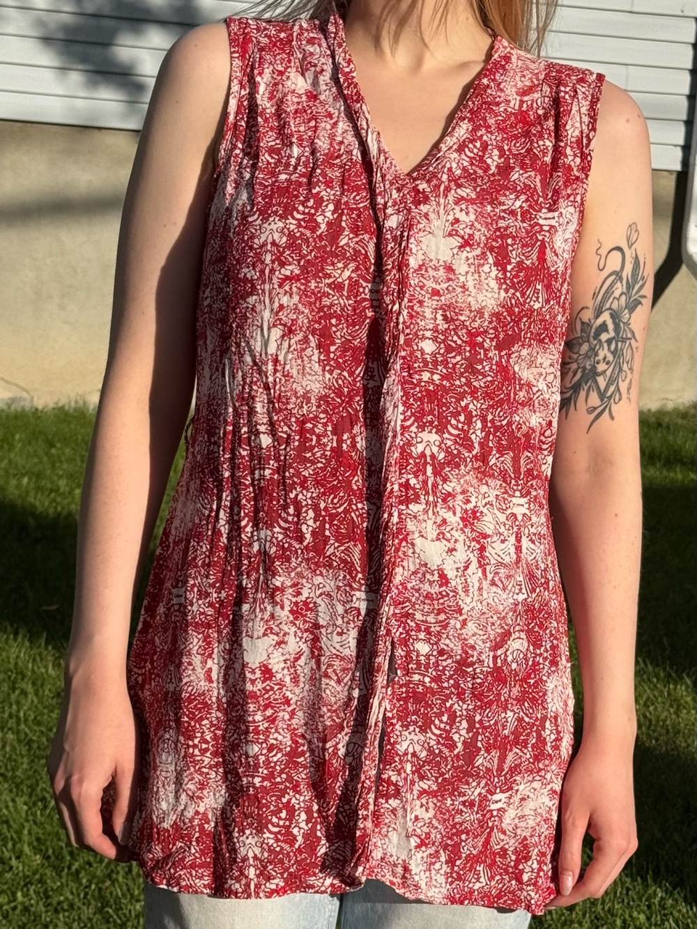 Sandwich Red Abstract Pattern Button Closure Sleeveless Tunic and Matching Belt